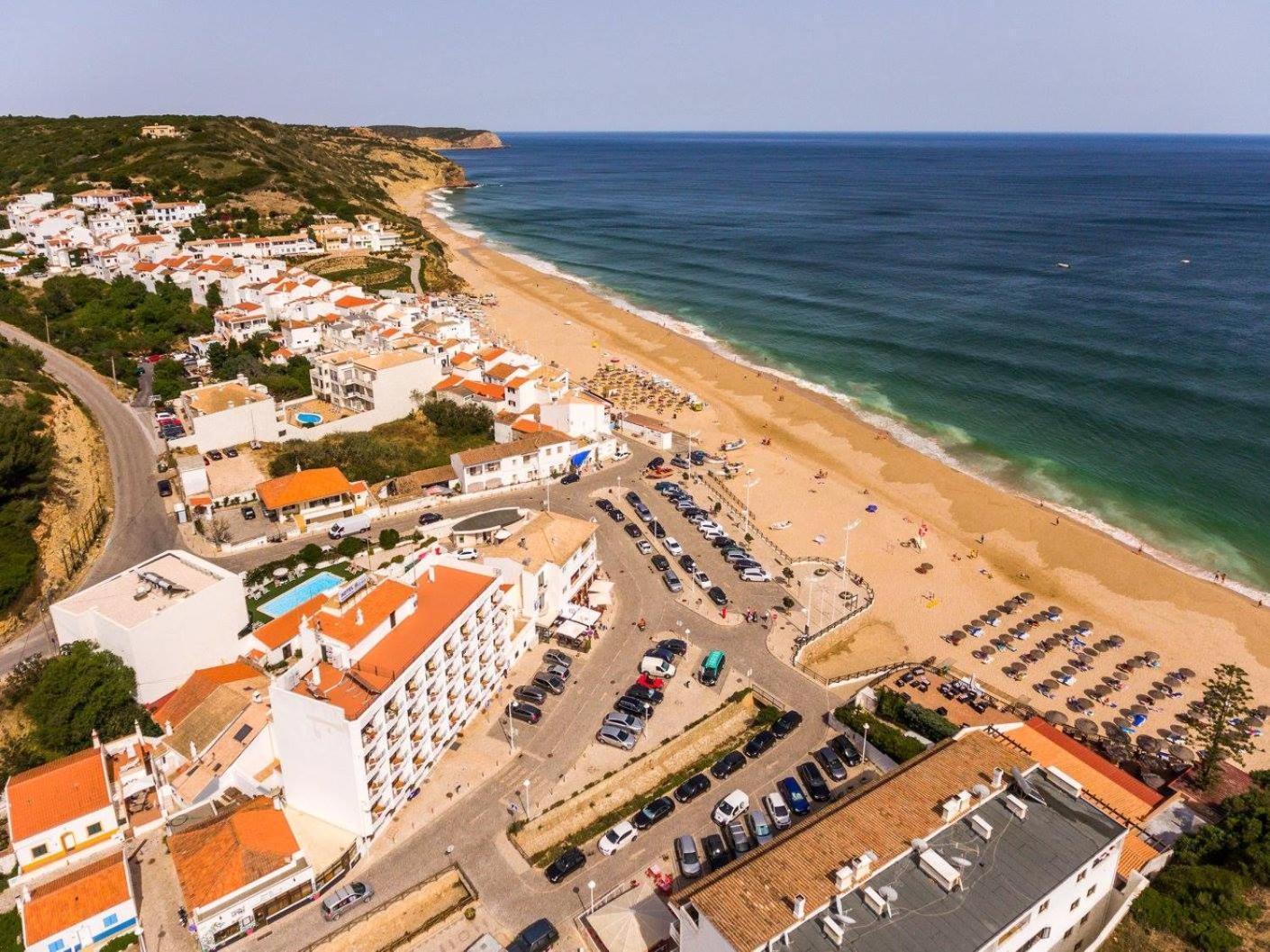 Apartamentos Salema Praia Club Exterior photo